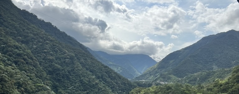 Pailón del Diablo suspension bridge